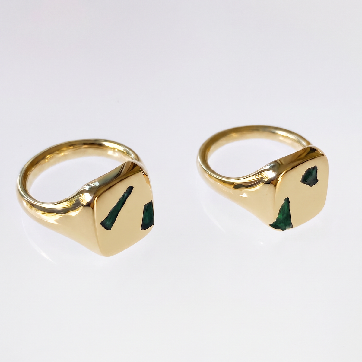 Cushion Ring Mini - 9ct Gold